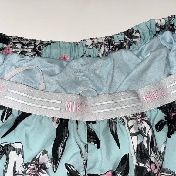 Bundle of 2 Womens Nike Dri-Fit Shorts - Picture 8 of 8